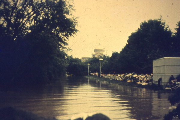 Volunteers sandbagging before the river flooded.