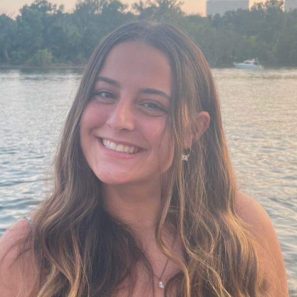 Sydney Farmer headshot