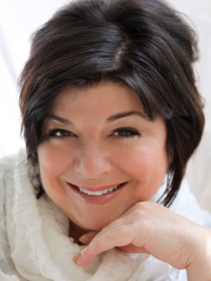 Susan Headshot Photo