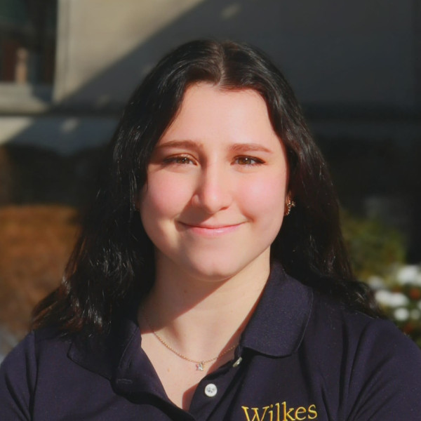 Esther Orlando headshot